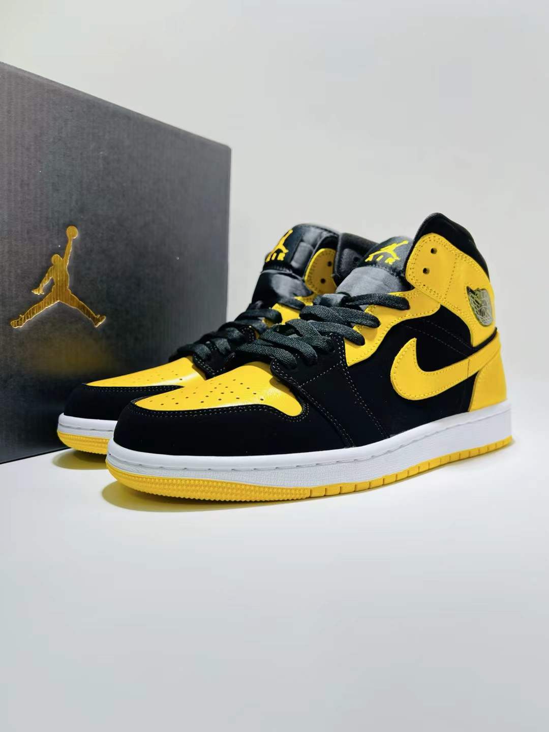 Air Jordan 1 “NEW LOVE”
