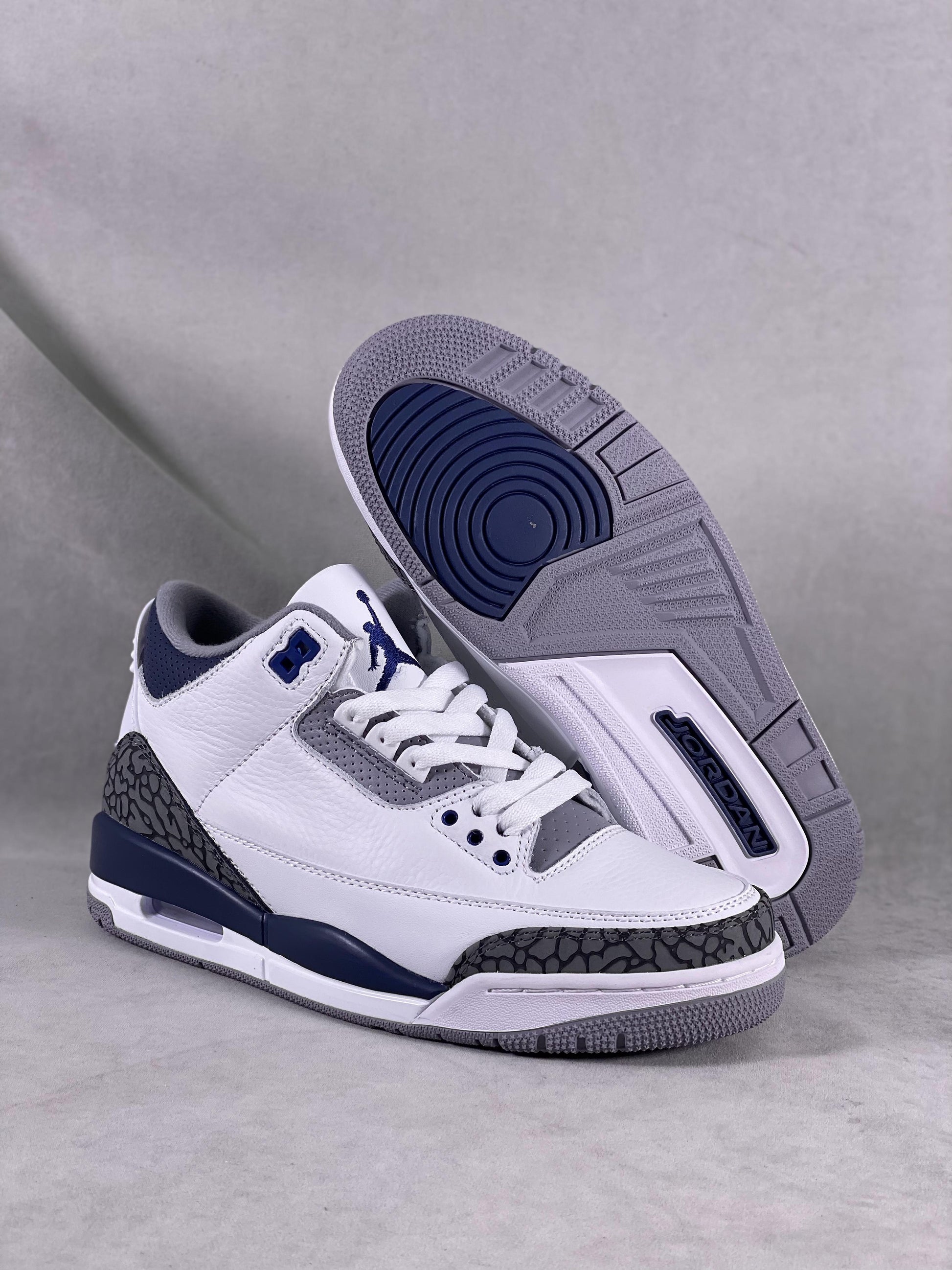Air Jordan 3 “midnight navy”