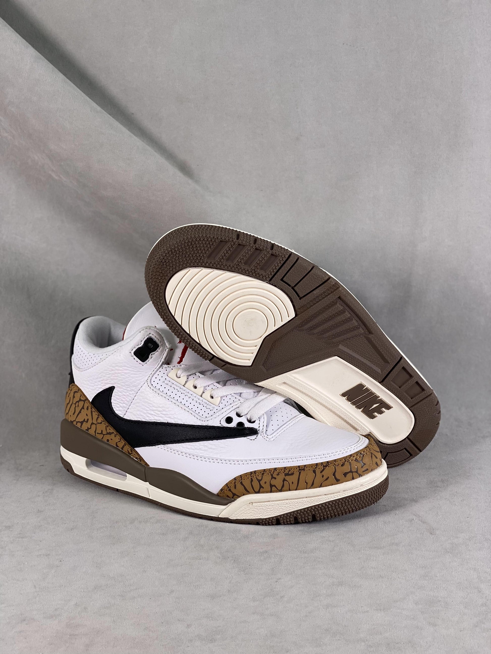 Air Jordan 3 x Traviss Scott