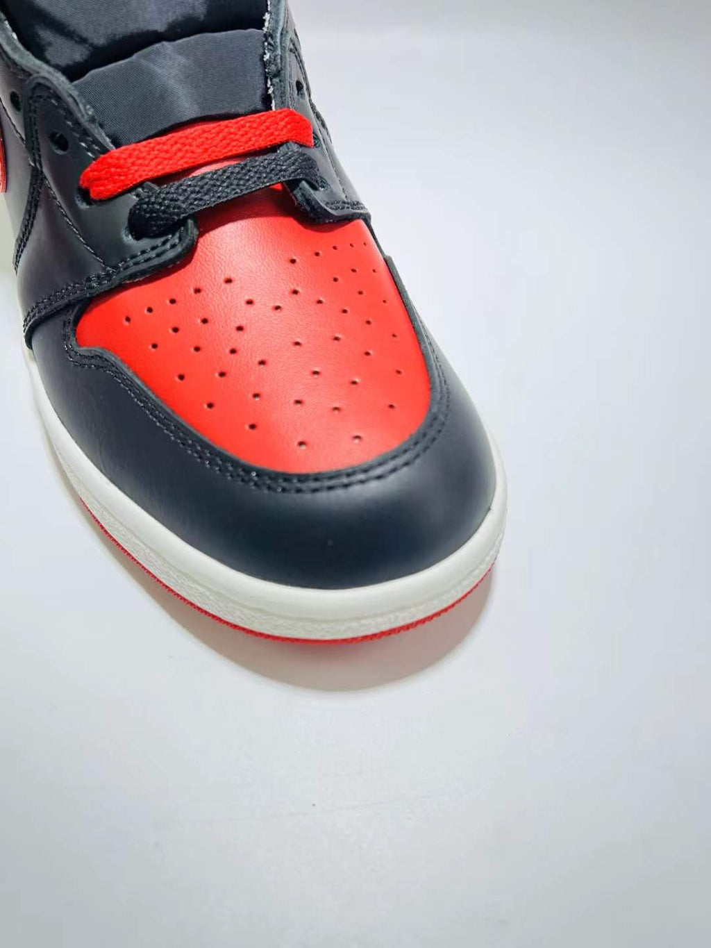 Air Jordan 1 “85 BRED”