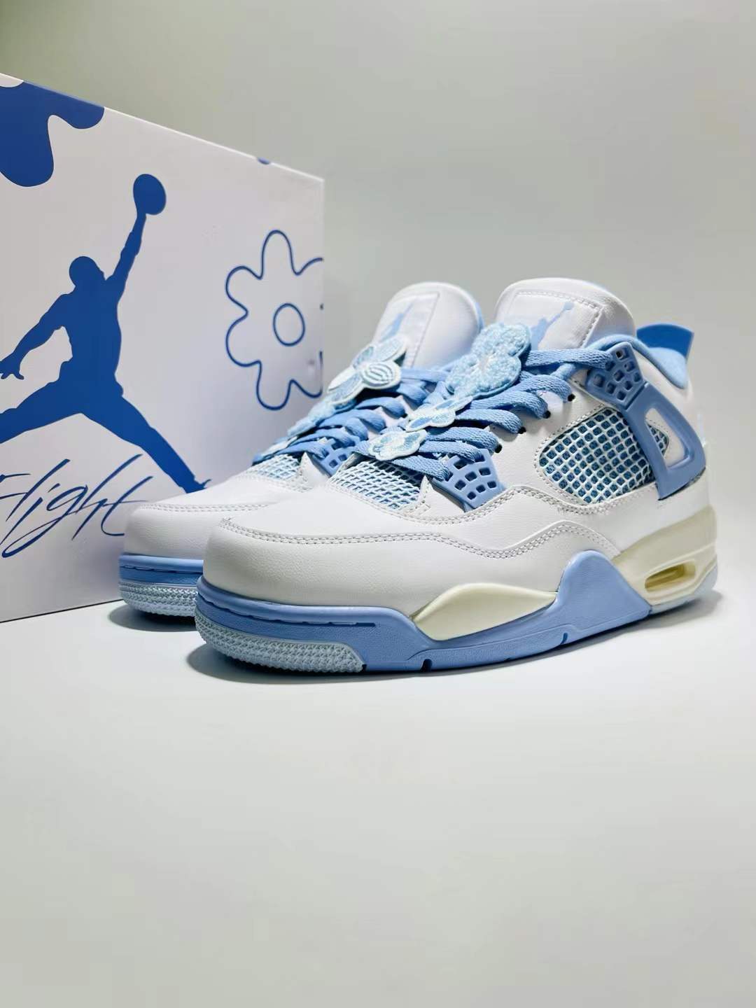Air Jordan 4 “ALUMINUM”