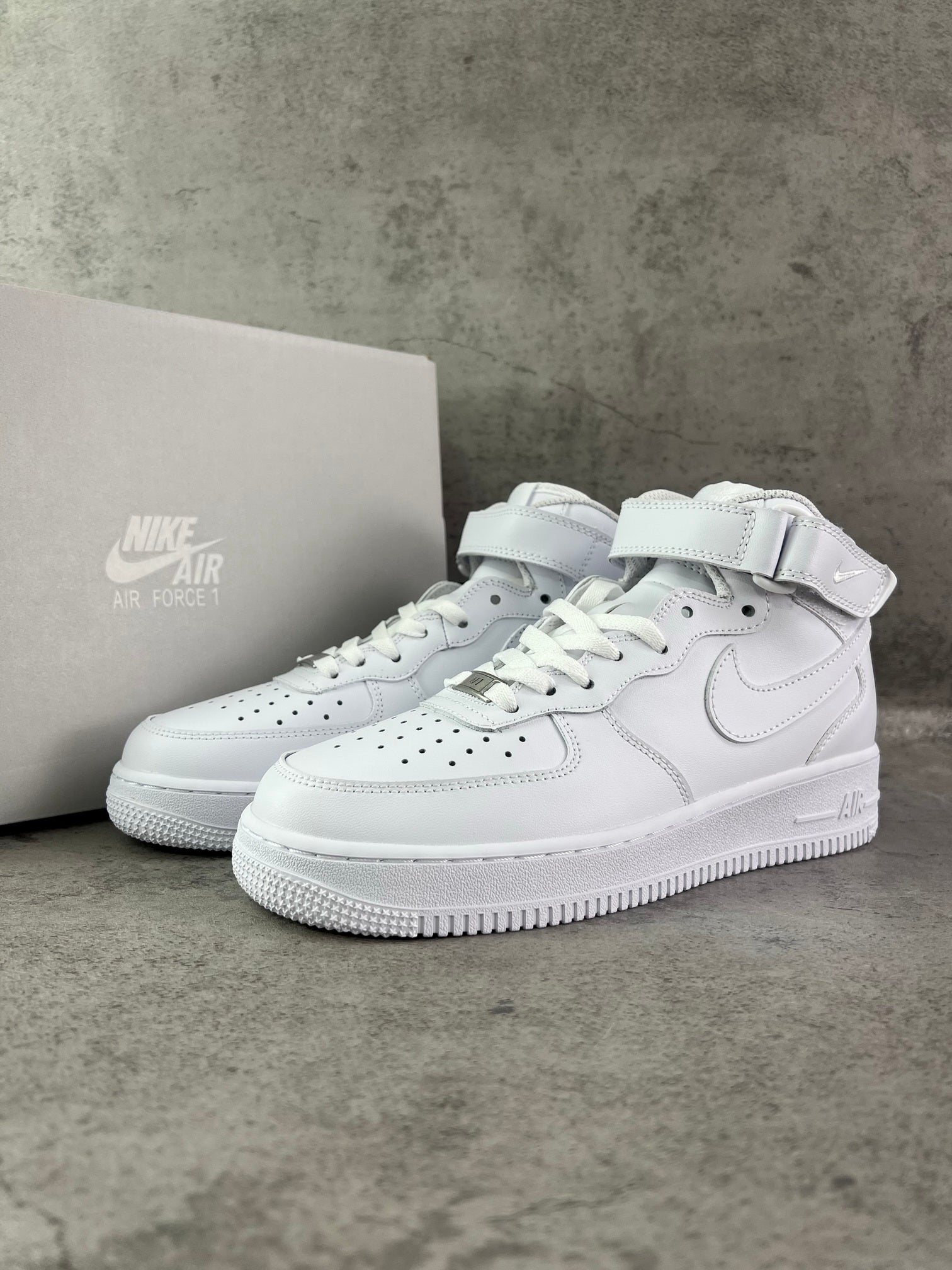 AF1 HIGH WHITE/BLACK