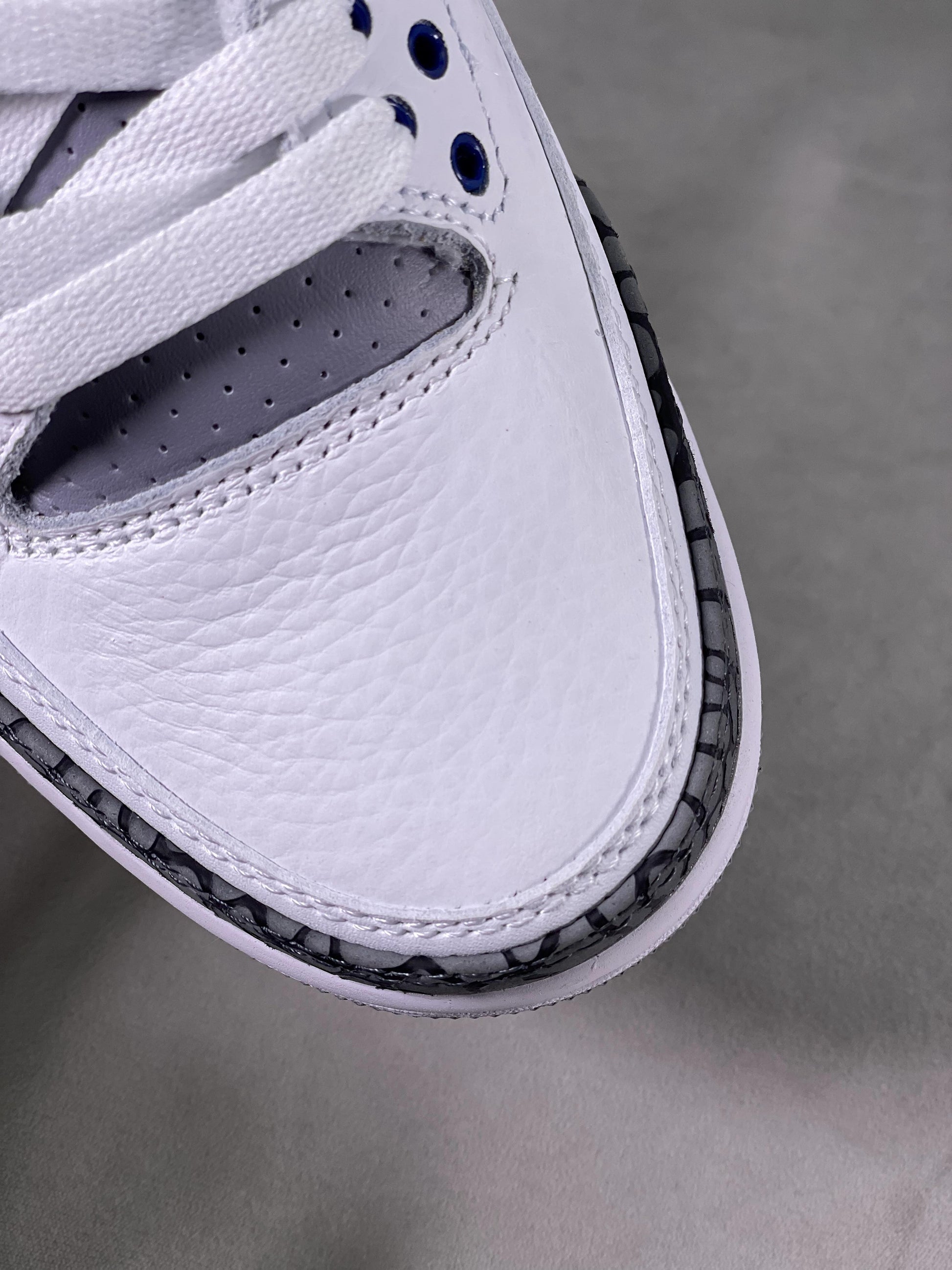 Air Jordan 3 “midnight navy”