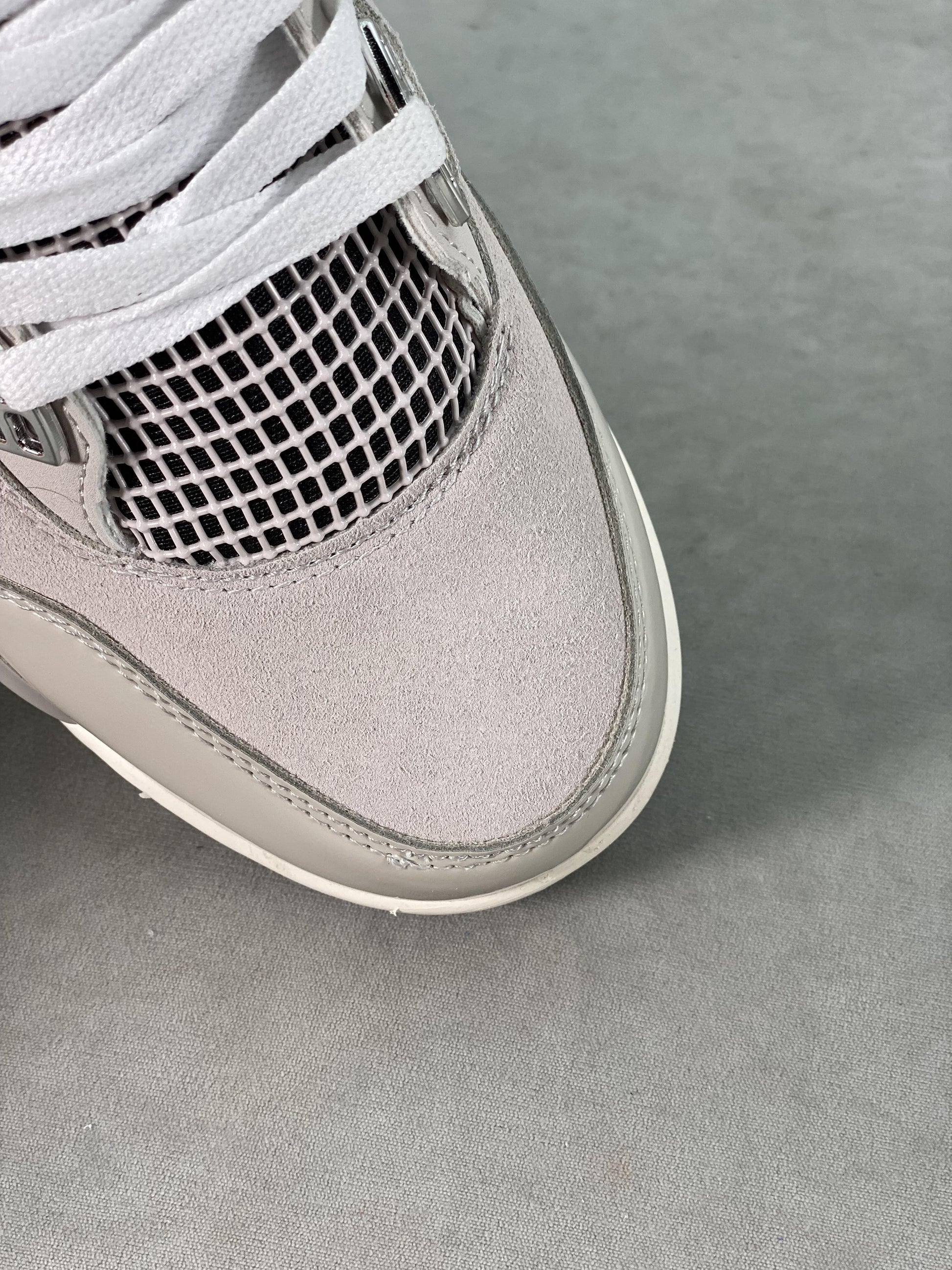 Air Jordan 4 “FROZEN MOMENTS”