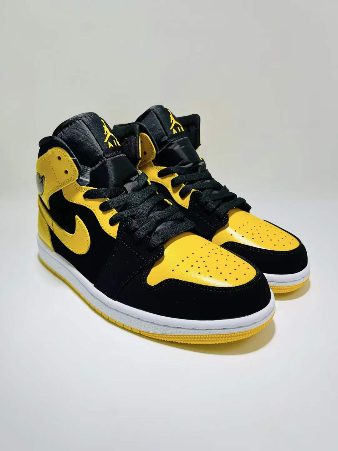Air Jordan 1 “NEW LOVE”