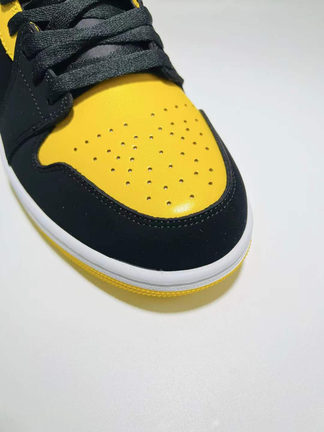 Air Jordan 1 “NEW LOVE”