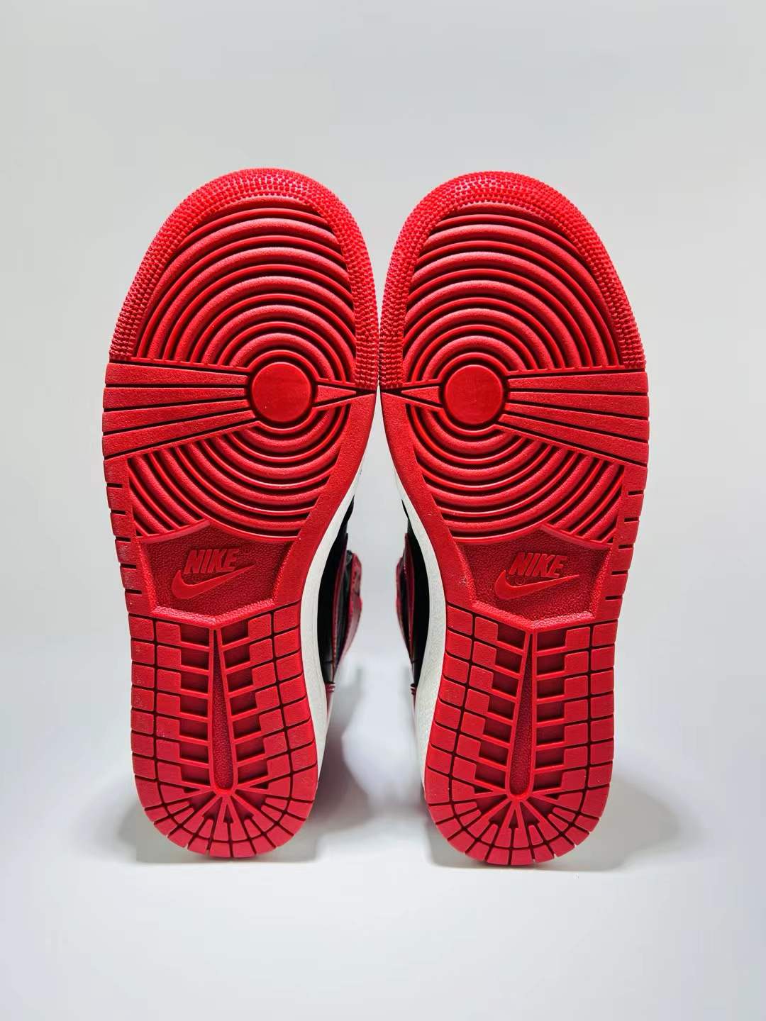 Air Jordan 1 “85 BRED”