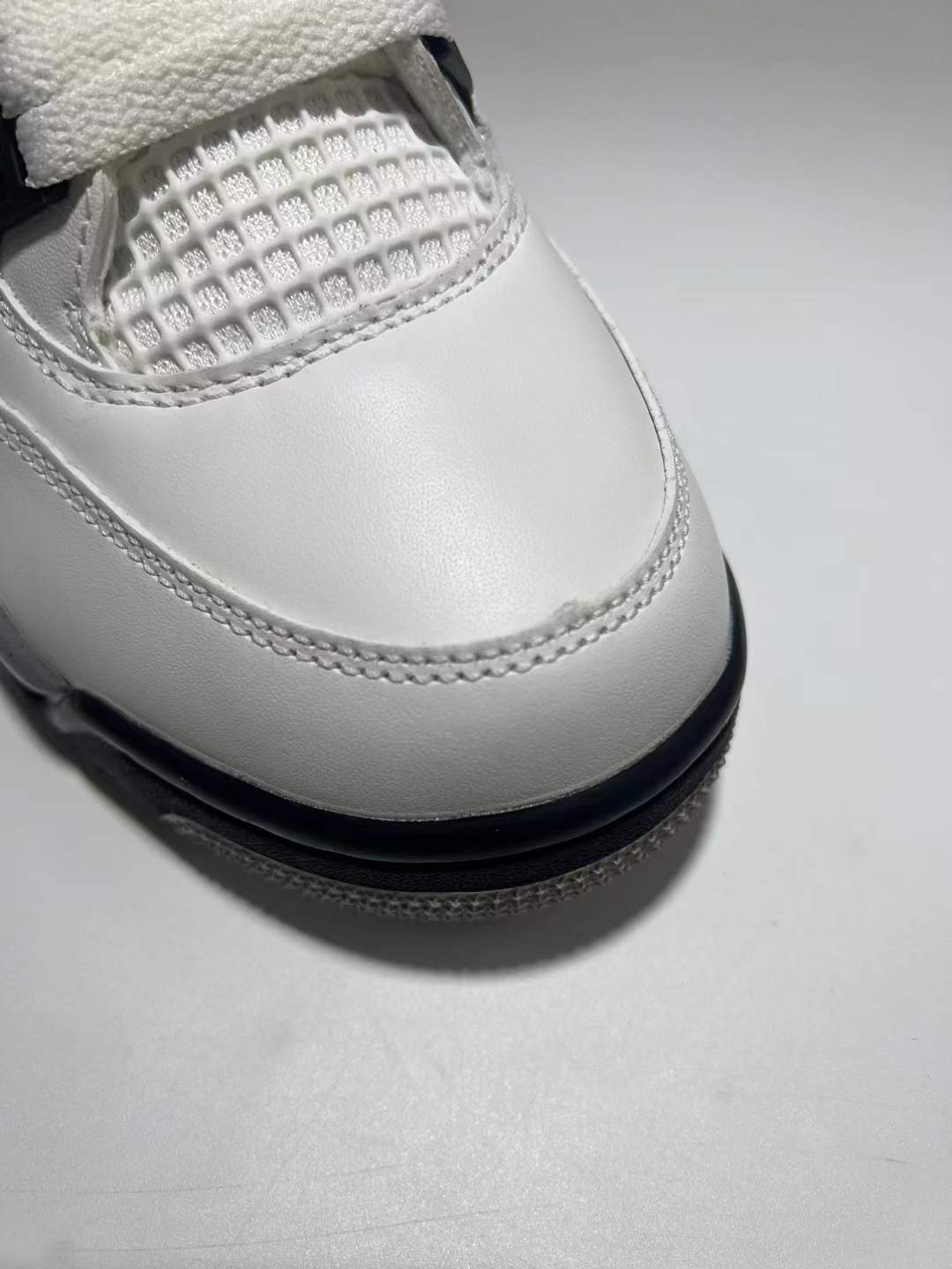 Air Jordan 4 OG “WHITE CEMENT”