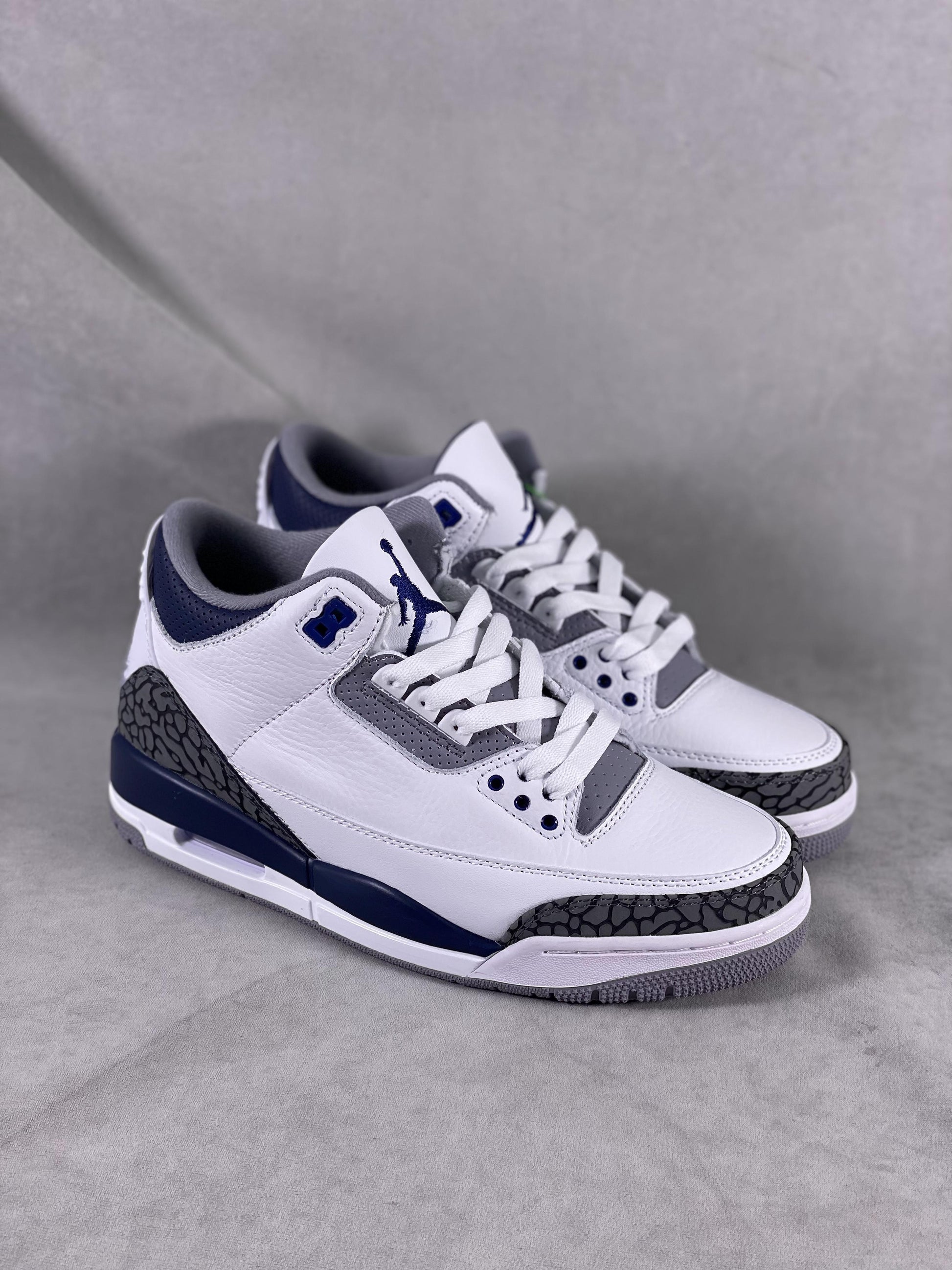 Air Jordan 3 “midnight navy”