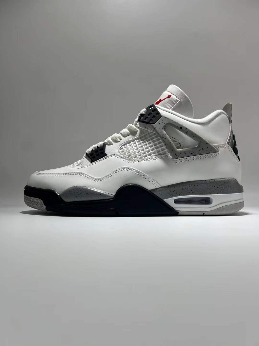 Air Jordan 4 OG “WHITE CEMENT”