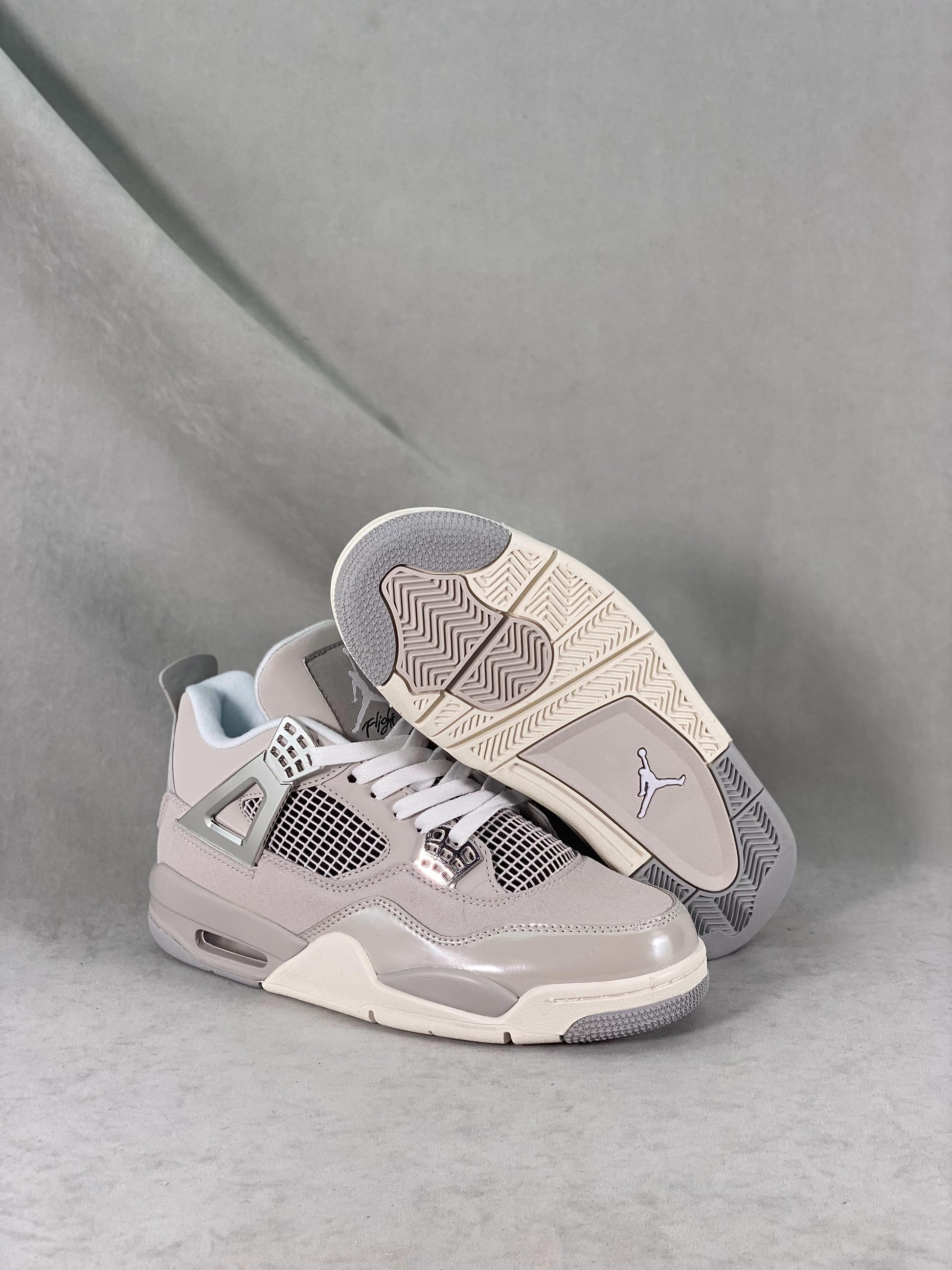 Air Jordan 4 “FROZEN MOMENTS”