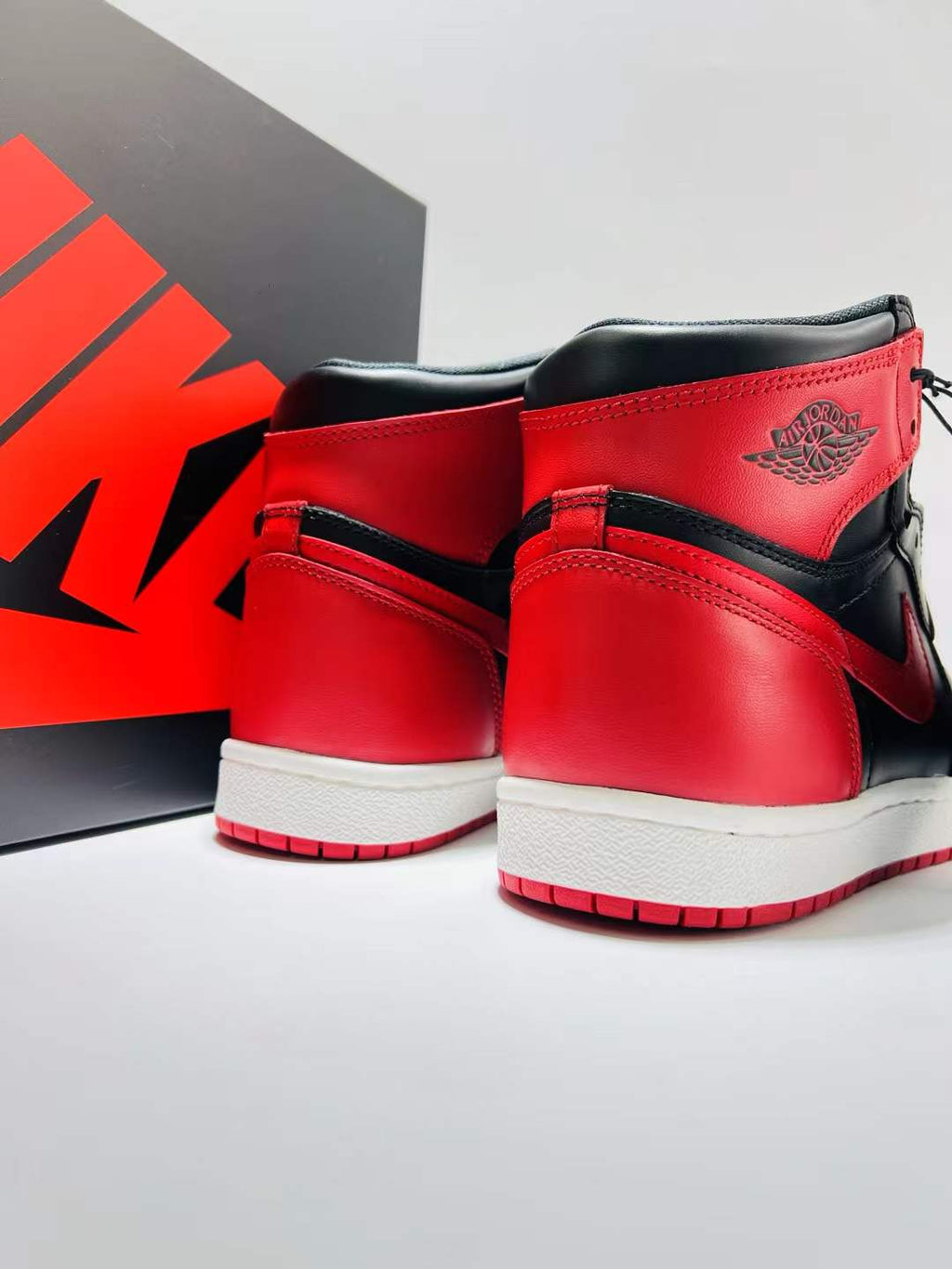 Air Jordan 1 “85 BRED”