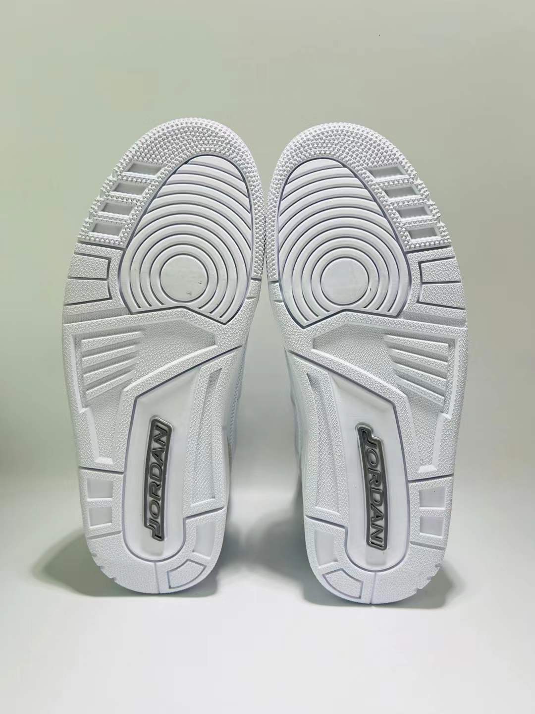 Air Jordan 3 “blanco puro”