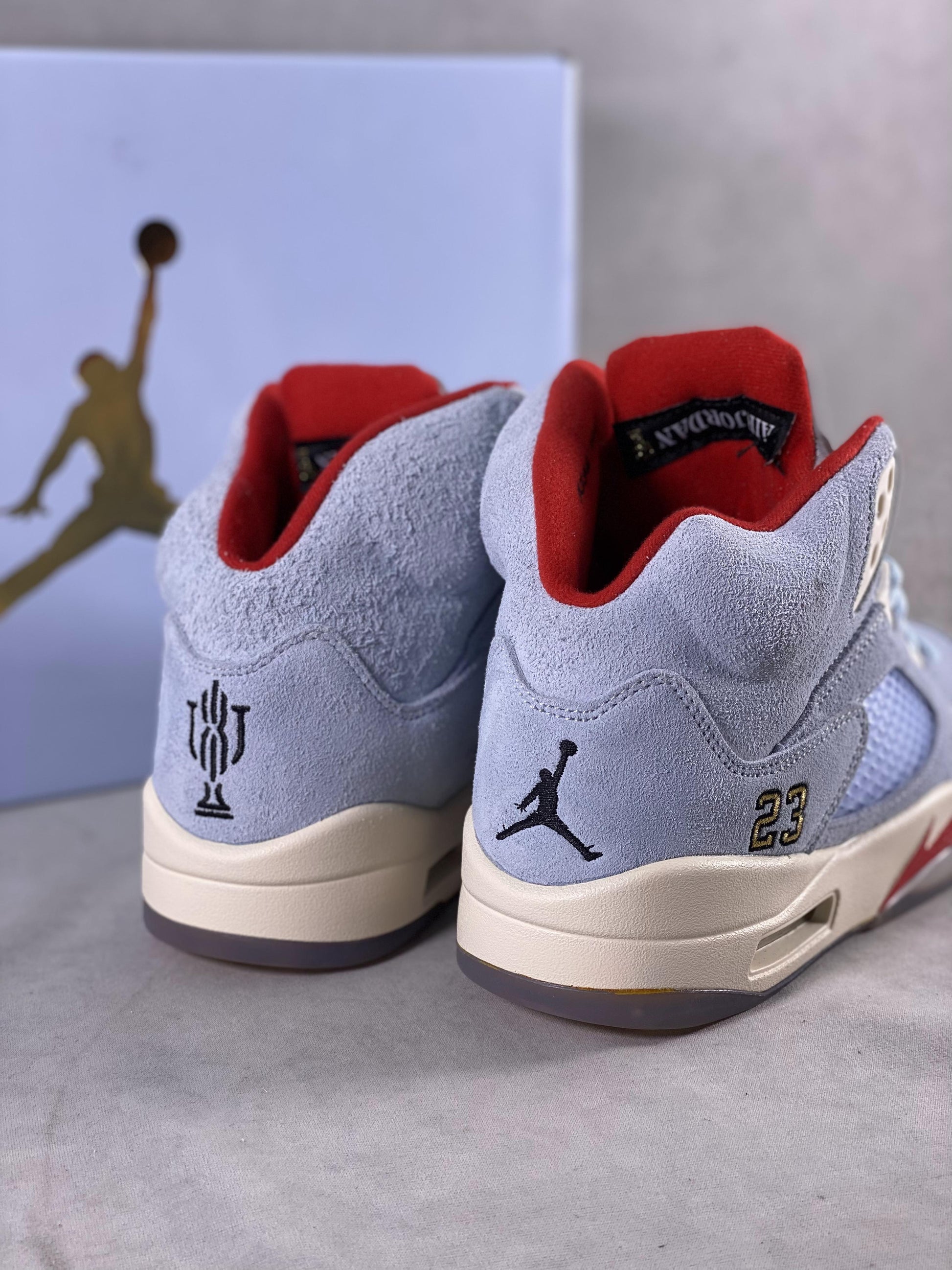 Air Jordan 5 TROPHY
