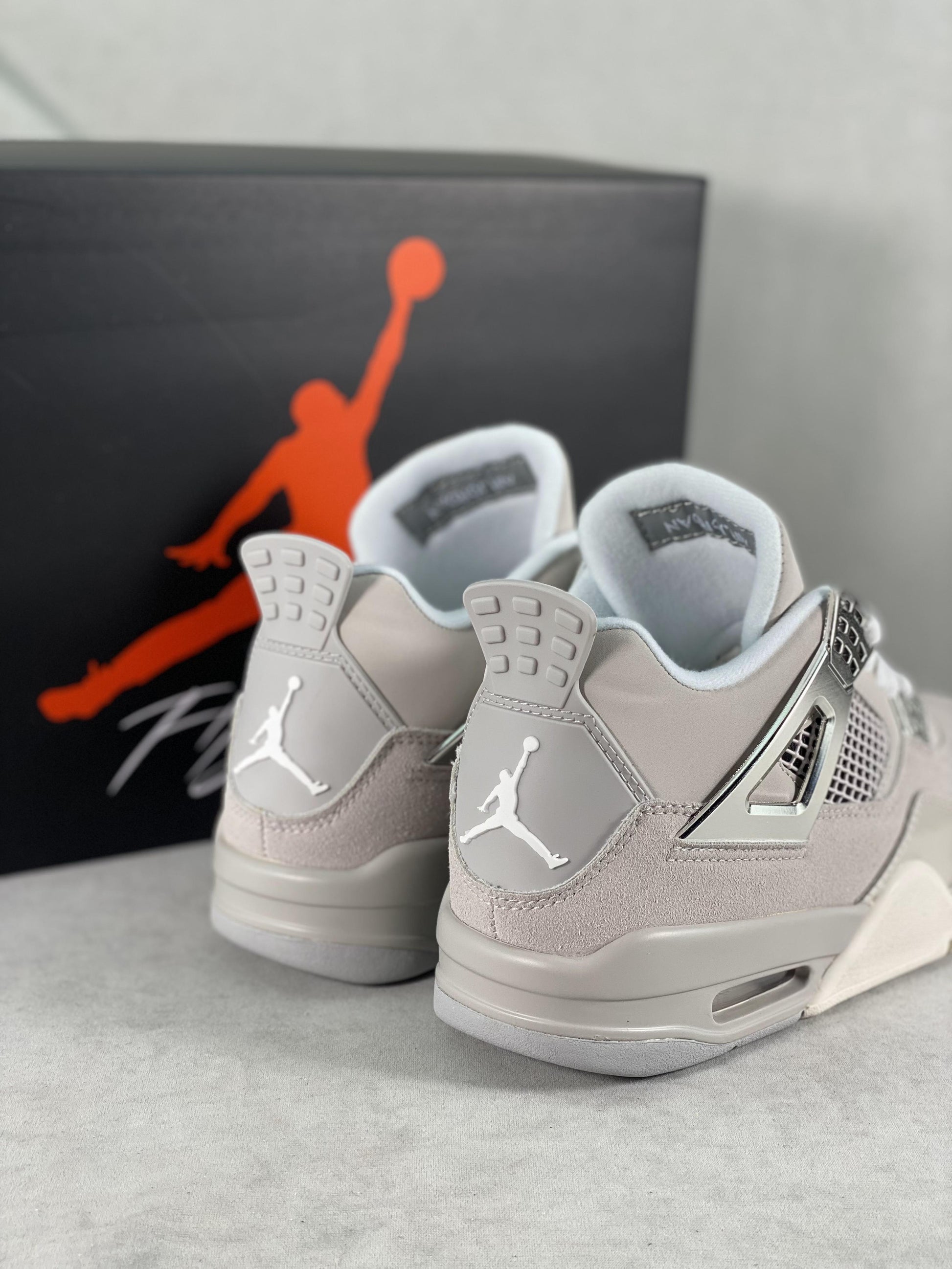 Air Jordan 4 “FROZEN MOMENTS”