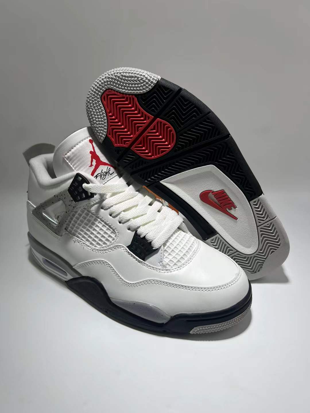 Air Jordan 4 OG “WHITE CEMENT”