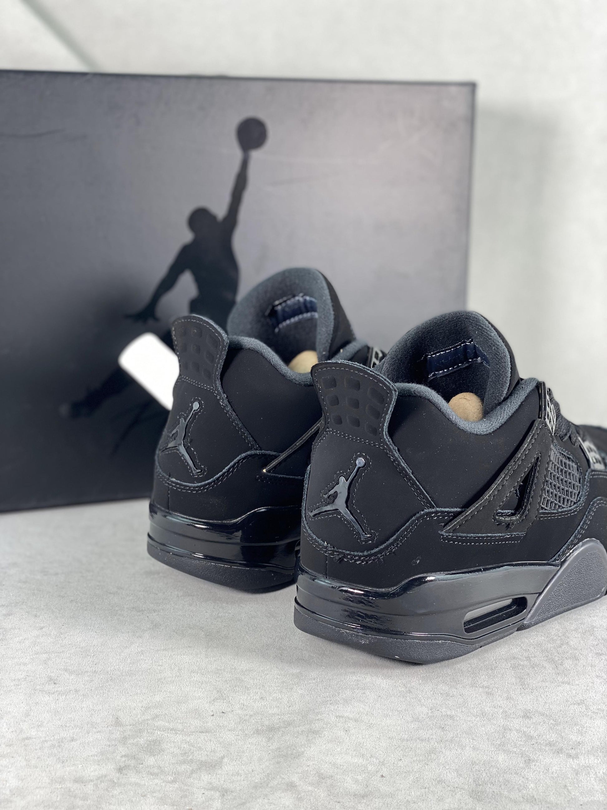 Air Jordan 4 "Balck Cat"
